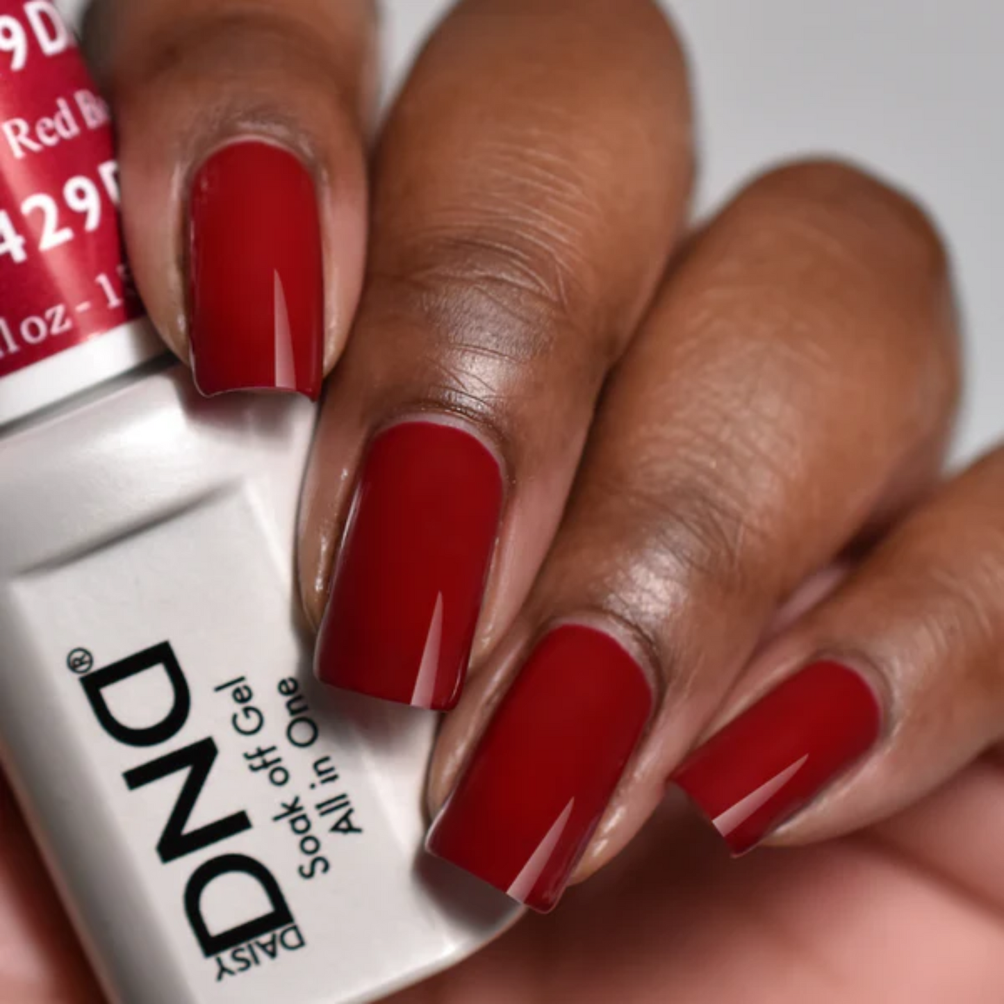 Esmalte DND Color: Boston University Red #429
