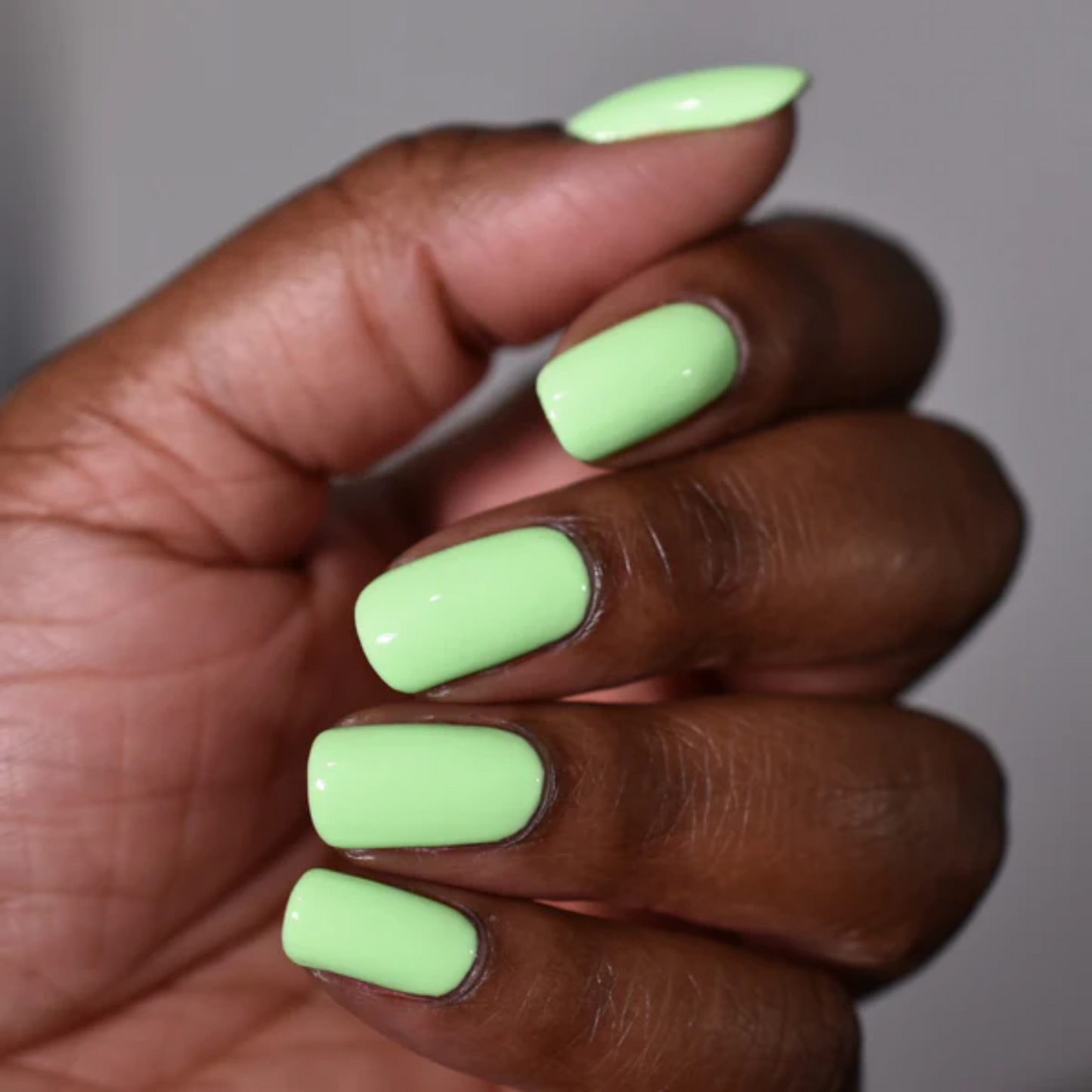 Esmalte DND Color: Vudú #785
