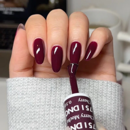 Esmalte DND Color: Moca cereza #751