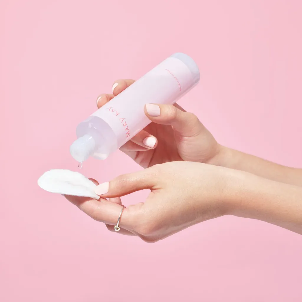 10160886_5_J2000013-UNL-GB-248-MICELLAR-WATER-HAND-2-cropped.webp
